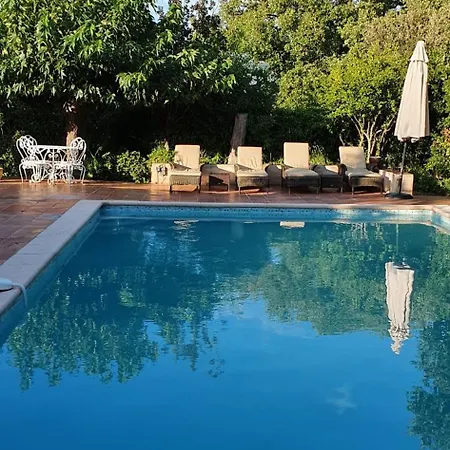 3 Avec Piscine Privée, Près De Port