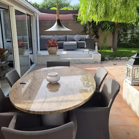 3 Avec Piscine Privee, Pres De Port Villa
